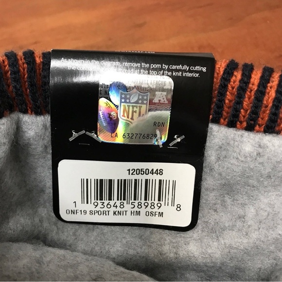 Chicago Bears Men's New Era NFL Sideline Home Official Fleece Lined Pom Beanie - Picture 7 of 9
